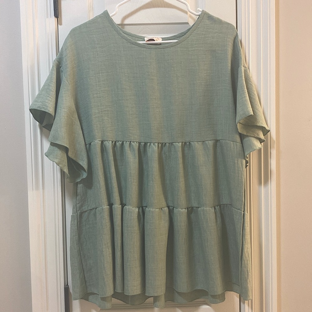 Tiered top
